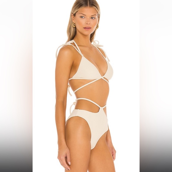 NWOT DEVON WINDSOR Suki Bikini Top in Textured Cream - Picture 2 of 10